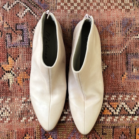 Matisse Aida leather booties in Nude - Picture 14 of 16